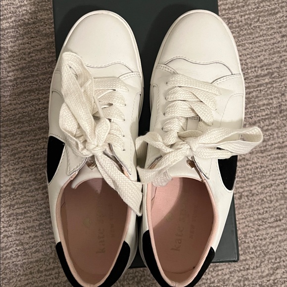 KATE SPADE FEZ SNEAKERS, WHITE & BLK
SIZE 7 - Picture 10 of 13